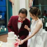 Xuan and Shu cutting the wedding cake.