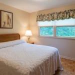 Dwyer Lane House - bedroom with one bed.