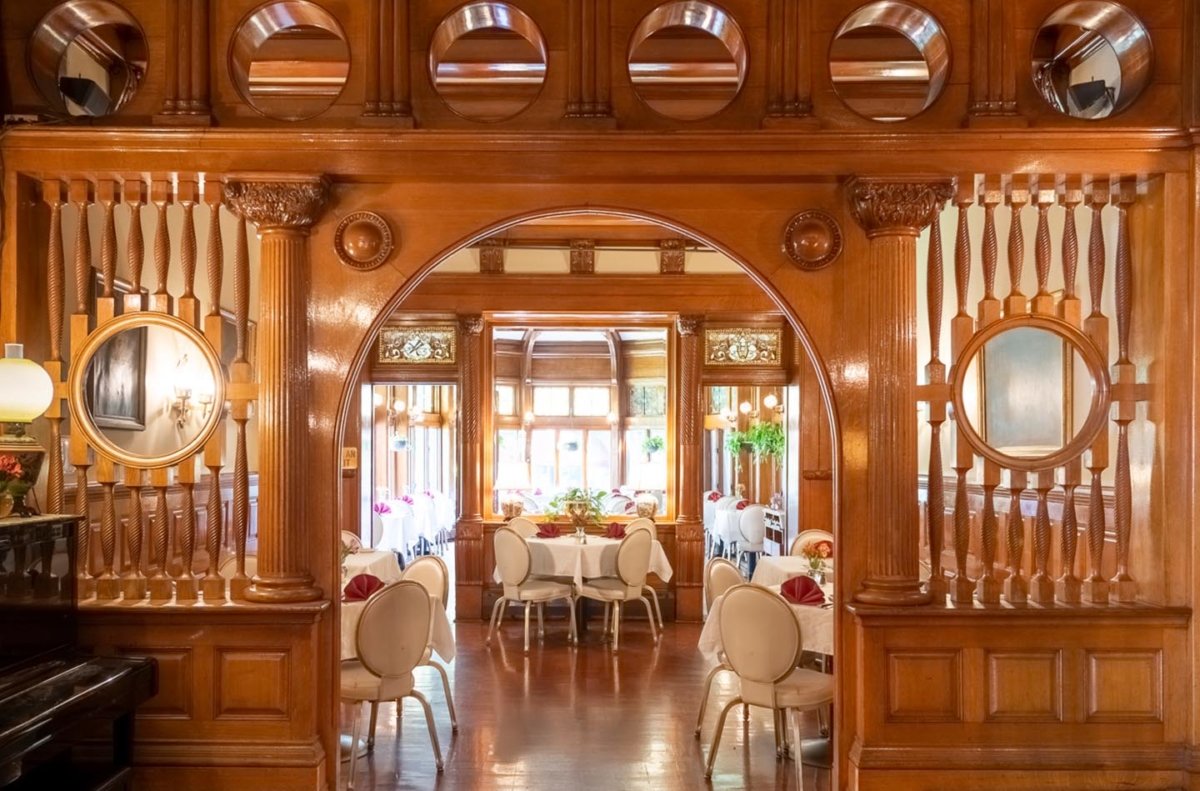 Best Restaurants in Geneva NY Geneva Wineries Belhurst Castle